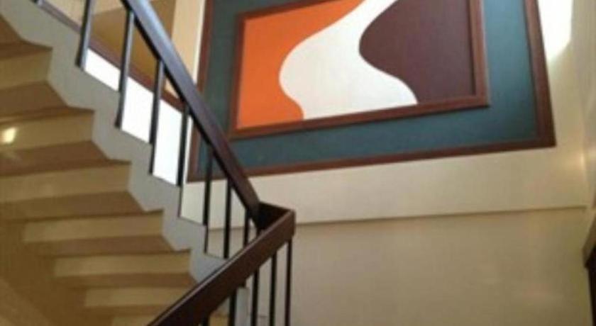 Grand Sumatera Hotel Сурабая Екстериор снимка