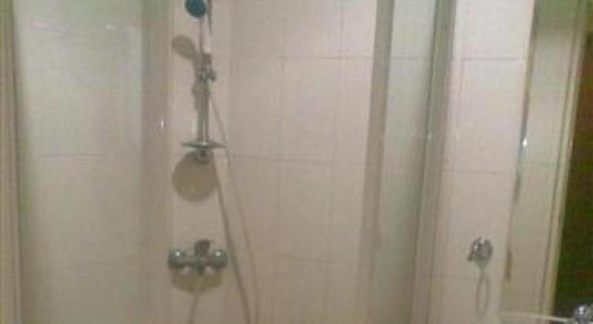 Grand Sumatera Hotel Сурабая Екстериор снимка