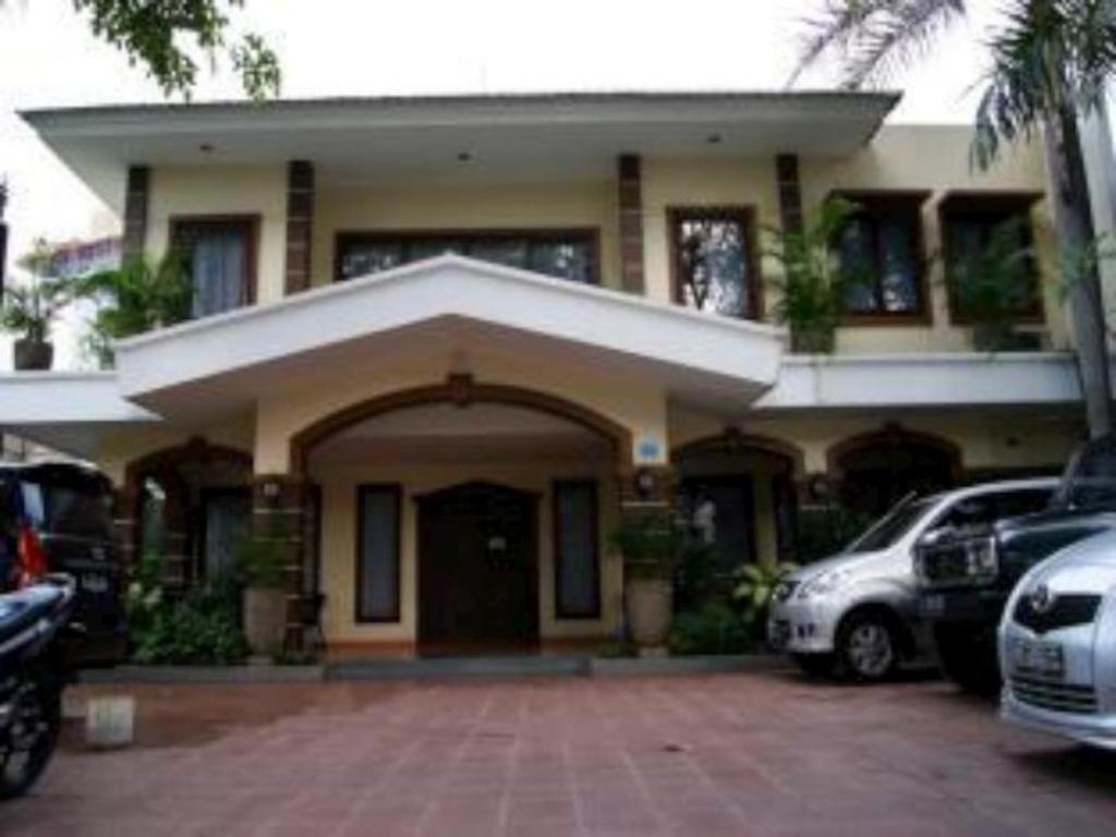Grand Sumatera Hotel Сурабая Екстериор снимка