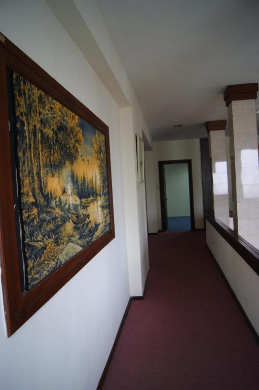 Grand Sumatera Hotel Сурабая Екстериор снимка