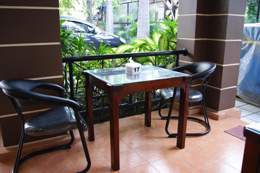 Grand Sumatera Hotel Сурабая Екстериор снимка
